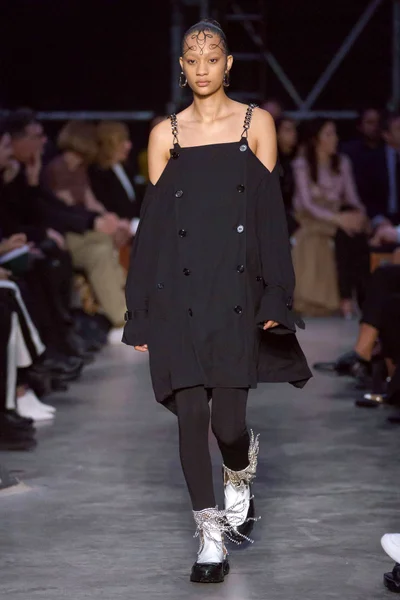 Look 19